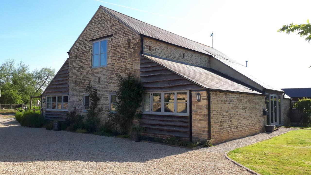לינה וארוחת בוקר Ashton Keynes The Byre North End Farm מראה חיצוני תמונה